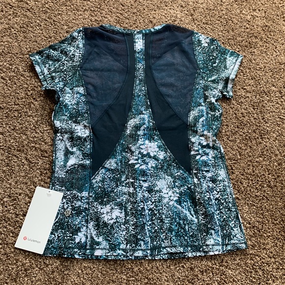 lululemon Seek the Heat Top NWT - Picture 5 of 7